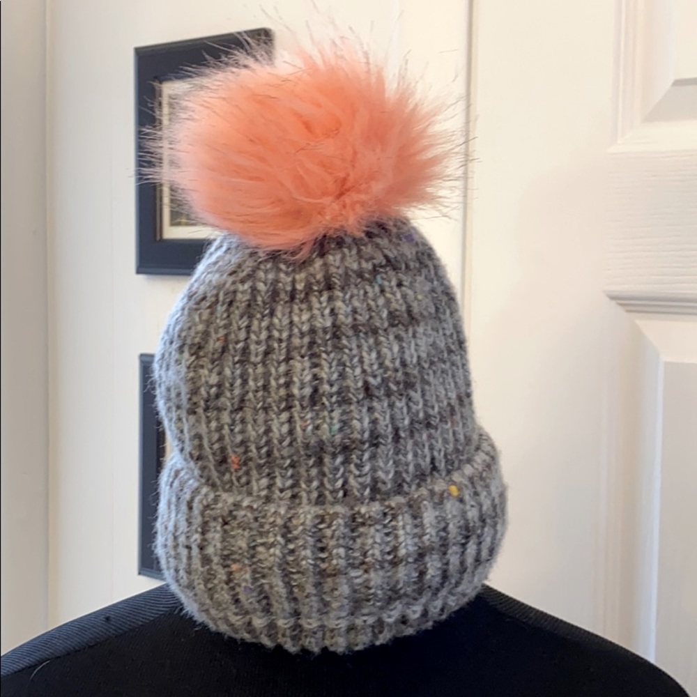 Pink fur Pom Pom hat